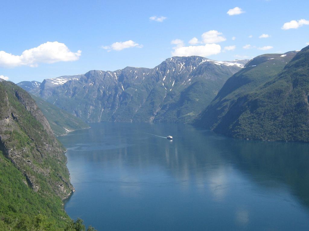 Eidsdal Camping Og Feriehus Exterior photo